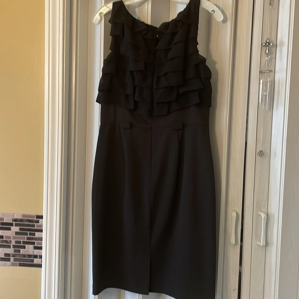 Calvin Klein Black Dress. Good pre-owned condition. Size 8. - Picture 4 of 4